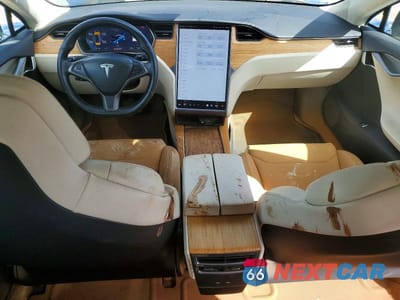 Zdjęcie 8 z 13 samochodu: 2018 TESLA MODEL S VIN:5YJSA1E29JF285709 - miniatura