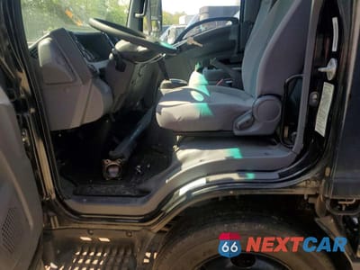 Zdjęcie 7 z 13 samochodu: 2017 ISUZU NQR BOX TRUCK VIN:JALE5W169H7900975 - miniatura