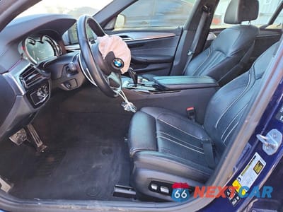 Zdjęcie 7 z 12 samochodu: 2018 BMW M550XI VIN:WBAJB9C50JB286865 - miniatura