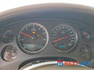 Zdjęcie 9 z 13 samochodu: 2013 CHEVROLET SUBURBAN C1500 LT VIN:1GNSCJE01DR355573 - miniatura