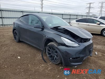 Czwarte zdjęcie samochodu z boku: 2020 TESLA MODEL Y VIN:5YJYGDEE3LF045854 - miniatura
