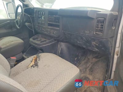 Zdjęcie 8 z 12 samochodu: 2019 CHEV EXPRESS G4500 VIN:1HA6GUCG3KN010657 - miniatura
