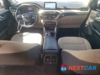 Zdjęcie 8 z 13 samochodu: 2021 FORD ESCAPE SE VIN:1FMCU0G66MUB16972 - miniatura