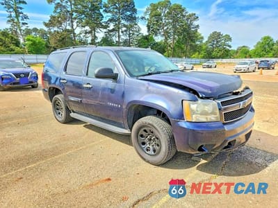 Czwarte zdjęcie samochodu z boku: 2008 CHEVROLET TAHOE C1500 VIN:1GNFC13058J156017 - miniatura