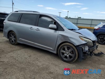 Czwarte zdjęcie samochodu z boku: 2017 TOYOTA SIENNA SE VIN:5TDXZ3DC7HS802418 - miniatura
