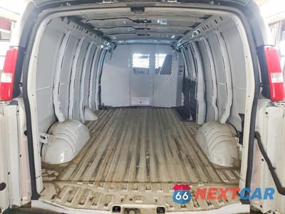 Zdjęcie 10 z 14 samochodu: 2023 GMC SAVANA G25 - DELIVERY VAN VIN:1GTW7BFP4P1134570 - miniatura
