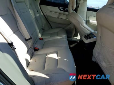 Zdjęcie 10 z 12 samochodu: 2018 VOLVO XC60 T5 INSCRIPTION VIN:YV4102RL5J1023876 - miniatura