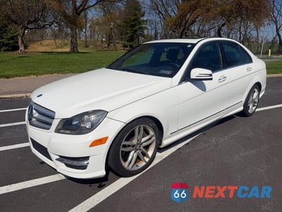 Drugie zdjęcie samochodu z przodu: 2013 MERCEDES-BENZ C 300 4MATIC VIN:WDDGF8AB5DR260364 - miniatura