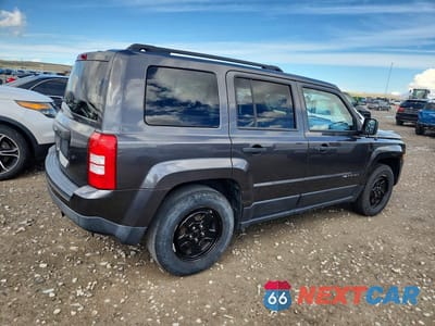 Trzecie zdjęcie samochodu z tyłu: 2016 JEEP PATRIOT SPORT VIN:1C4NJPBA5GD642802 - miniatura