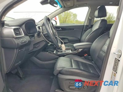 Zdjęcie 7 z 13 samochodu: 2019 KIA SORENTO SX V6 VIN:5XYPKDA57KG500535 - miniatura