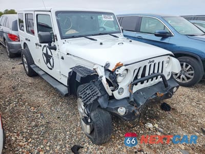 Czwarte zdjęcie samochodu z boku: 2015 JEEP WRANGLER UNLIMITED SAHARA VIN:1C4HJWEG6FL561285 - miniatura