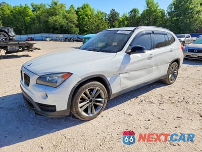 2015 BMW X1 XDRIVE28I WBAVL1C55FVY36941 - główne zdjęcie licytacji z USA - miniatura