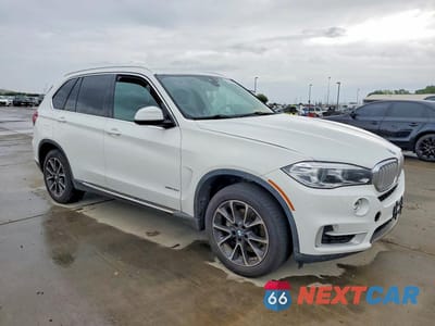 Czwarte zdjęcie samochodu z boku: 2017 BMW X5 XDRIVE35I VIN:5UXKR0C52H0U50684 - miniatura