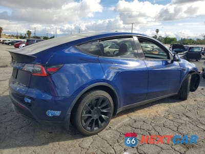 Trzecie zdjęcie samochodu z tyłu: 2020 TESLA MODEL Y VIN:5YJYGDEE8LF055439 - miniatura