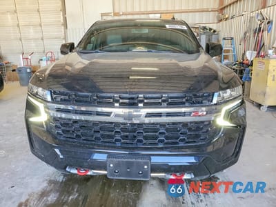 Piąte zdjęcie samochodu w środku: 2022 CHEVROLET TAHOE K1500 Z71 VIN:1GNSKPKD2NR276802 - miniatura