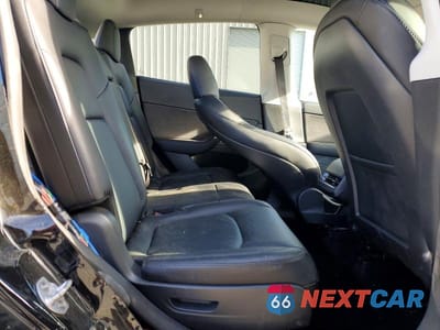 Zdjęcie 10 z 11 samochodu: 2023 TESLA MODEL Y VIN:7SAYGAEE7PF863093 - miniatura