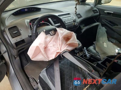 Zdjęcie 8 z 12 samochodu: 2006 HONDA CIVIC LX VIN:1HGFA165X6L043561 - miniatura