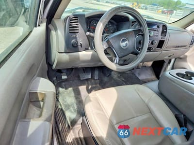 Zdjęcie 8 z 12 samochodu: 2008 GMC SIERRA C1500 VIN:1GTEC14XX8Z150649 - miniatura