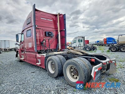 Trzecie zdjęcie samochodu z tyłu: 2015 VOLVO VNL SEMI TRUCK VIN:4V4NC9EJ4FN908552 - miniatura