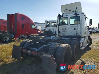 Czwarte zdjęcie samochodu z boku: 2019 FREIGHTLINER CASCADIA 1 - SEMI TRUCK VIN:3AKJHLDR4KSKH2892 - miniatura