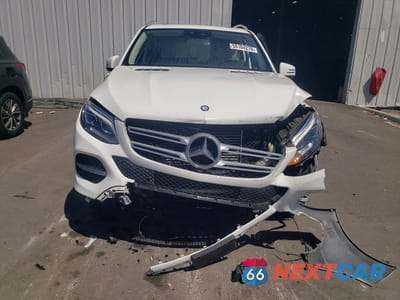 Piąte zdjęcie samochodu w środku: 2016 MERCEDES-BENZ GLE 300D 4MATIC VIN:4JGDA0EB6GA709086 - miniatura