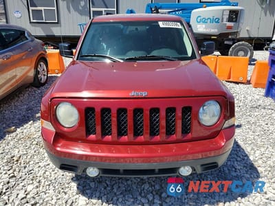 Piąte zdjęcie samochodu w środku: 2011 JEEP PATRIOT SPORT VIN:1J4NT1GA4BD171227 - miniatura