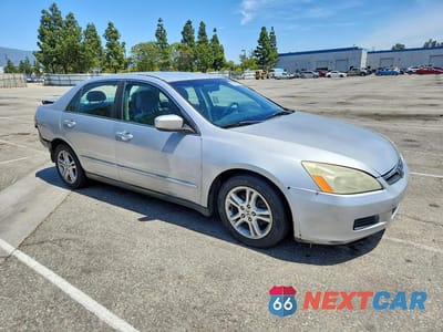 Czwarte zdjęcie samochodu z boku: 2007 HONDA ACCORD VIN:1HGCM66407A053916 - miniatura