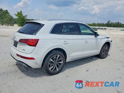 Trzecie zdjęcie samochodu z tyłu: 2021 AUDI Q5 PREMIUM VIN:WA1AAAFY4M2010054 - miniatura