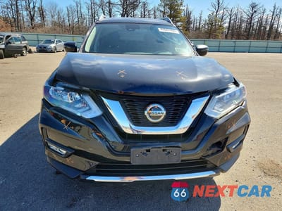 Piąte zdjęcie samochodu w środku: 2019 NISSAN ROGUE SV VIN:JN8AT2MV5KW371799 - miniatura