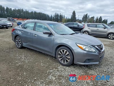 Czwarte zdjęcie samochodu z boku: 2017 NISSAN ALTIMA 2.5 SV VIN:1N4AL3AP6HC203838 - miniatura