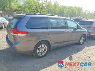 Trzecie zdjęcie samochodu z tyłu: 2012 TOYOTA SIENNA XLE 8-PASSENGER VIN:5TDYK3DC6CS257233 - miniatura