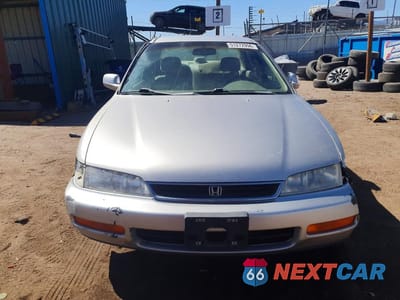 Piąte zdjęcie samochodu w środku: 1997 HONDA ACCORD VALUE VIN:1HGCD568XVA177511 - miniatura