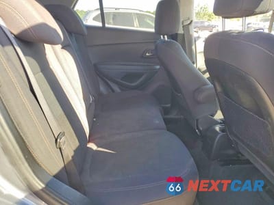 Zdjęcie 10 z 12 samochodu: 2020 CHEVROLET TRAX LS VIN:3GNCJKSB1LL303128 - miniatura