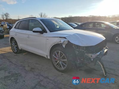 Czwarte zdjęcie samochodu z boku: 2024 AUDI Q5 E PREMIUM PLUS 55 VIN:WA1E2AFY1R2131128 - miniatura