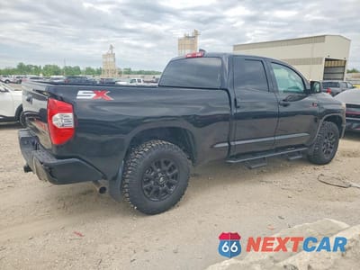 Trzecie zdjęcie samochodu z tyłu: 2021 TOYOTA TUNDRA VIN:5TFUY5F11MX991732 - miniatura