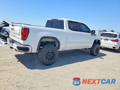 Trzecie zdjęcie samochodu z tyłu: 2019 GMC SIERRA K1500 AT4 VIN:3GTP9EEL9KG127459 - miniatura
