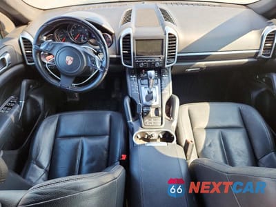 Zdjęcie 8 z 13 samochodu: 2012 PORSCHE CAYENNE VIN:WP1AA2A21CLA00796 - miniatura