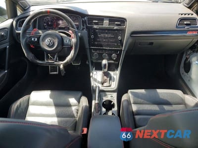 Zdjęcie 8 z 13 samochodu: 2017 VOLKSWAGEN GTI S VIN:3VW447AU7HM003452 - miniatura