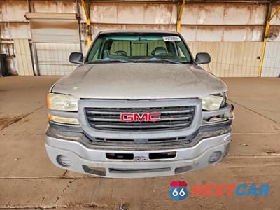 Piąte zdjęcie samochodu w środku: 2004 GMC SIERRA VIN:1GTHC29U24E387428 - miniatura