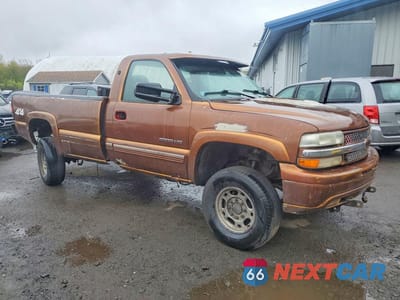 Czwarte zdjęcie samochodu z boku: 2000 CHEVROLET SILVERADO K2500 VIN:1GCGK24U3YE241549 - miniatura
