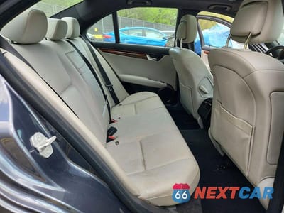 Zdjęcie 10 z 12 samochodu: 2010 MERCEDES-BENZ C 300 4MATIC VIN:WDDGF8BB1AR104204 - miniatura