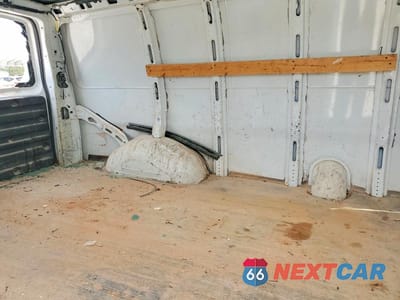 Zdjęcie 10 z 11 samochodu: 2006 CHEVROLET EXPRESS 2500 DELIVERY VAN VIN:1GCGG25V261189232 - miniatura