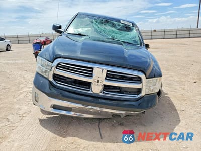 Piąte zdjęcie samochodu w środku: 2017 RAM 1500 SLT VIN:1C6RR7LT1HS634002 - miniatura