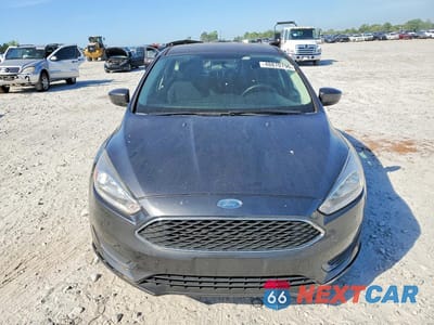 Piąte zdjęcie samochodu w środku: 2018 FORD FOCUS SE VIN:1FADP3K26JL212307 - miniatura