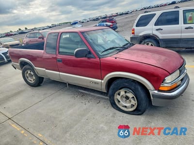 Czwarte zdjęcie samochodu z boku: 1999 CHEVROLET S TRUCK S10 VIN:1GCCS19XXX8182623 - miniatura