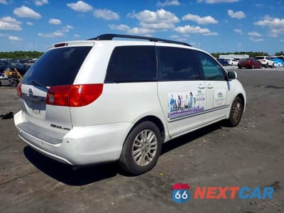 Trzecie zdjęcie samochodu z tyłu: 2010 TOYOTA SIENNA XLE LIMITED VIN:5TDYK4CC3AS298956 - miniatura