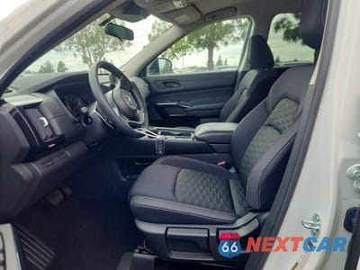 Zdjęcie 7 z 13 samochodu: 2024 NISSAN PATHFINDER S VIN:5N1DR3AA3RC279192 - miniatura