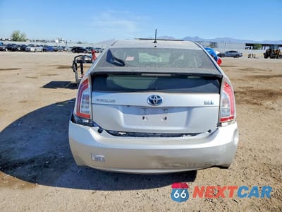 Zdjęcie 6 z 12 samochodu: 2013 TOYOTA PRIUS TWO VIN:JTDKN3DU2D0339079 - miniatura