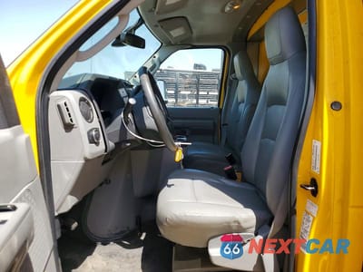 Zdjęcie 7 z 13 samochodu: 2022 FORD E350 BOX TRUCK VIN:1FDWE3FN4NDC11715 - miniatura