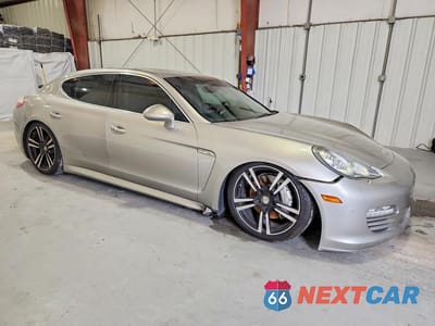 Czwarte zdjęcie samochodu z boku: 2011 PORSCHE PANAMERA S VIN:WP0AB2A70BL060349 - miniatura